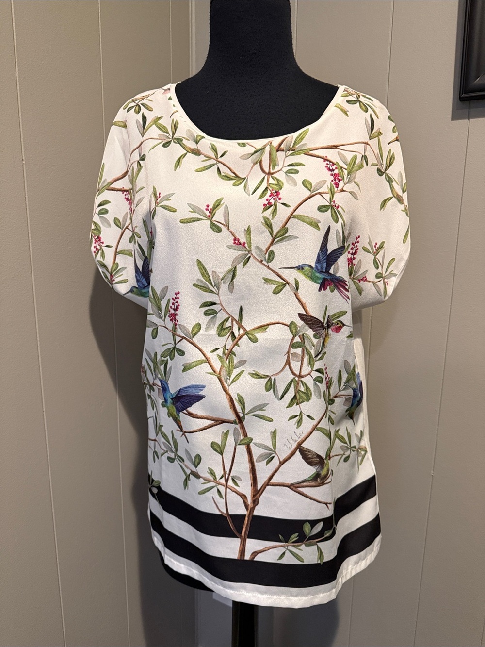 Ted Baker London Women’s 4 White Hummingbird & Floral Short Sleeve Tunic